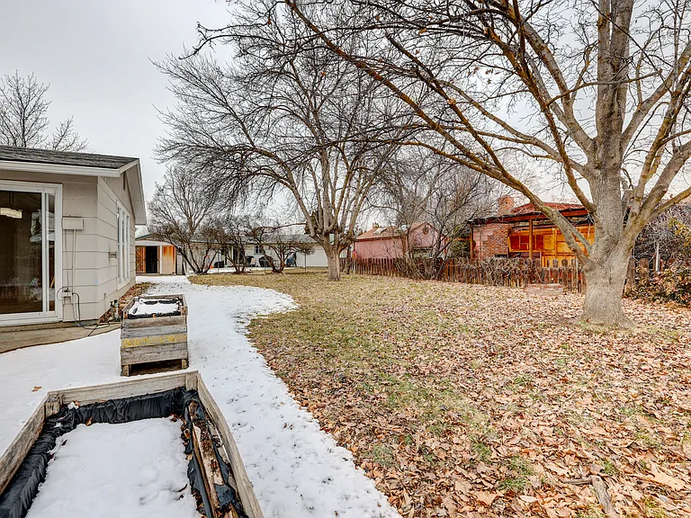 8290 W Amherst Dr — Photo 36