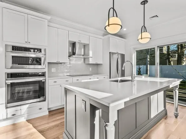 1 Anchor Way Unit 1, Newport, RI 02840