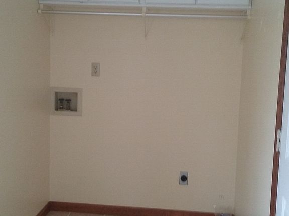 5th image of 1828 Dove Ln