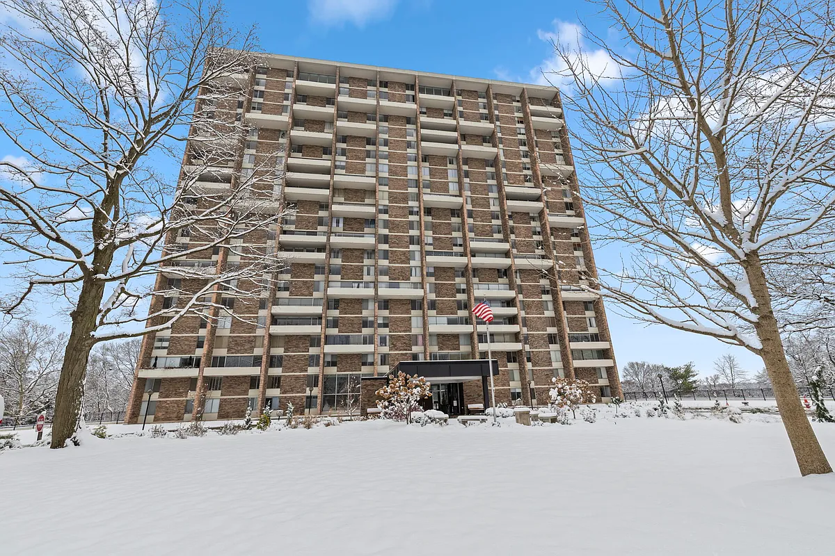 Photo 1 of 12 - 1000 Urlin Ave #2007 - Grandview, OH Unit in Upper Left - 1000 Urlin Ave #2007