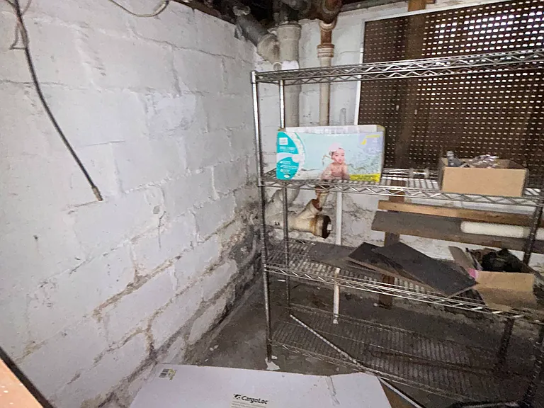 2345 Iowa St — Photo 13