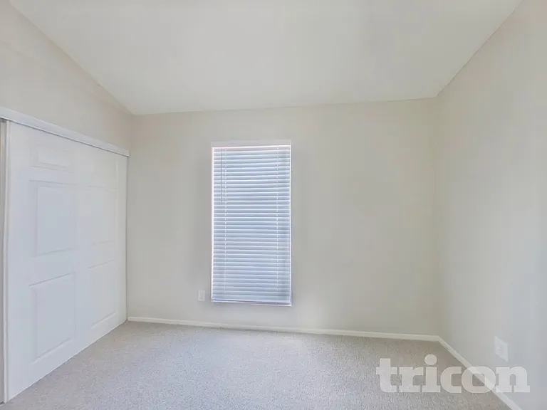3913 Bigleaf Ln — Photo 8