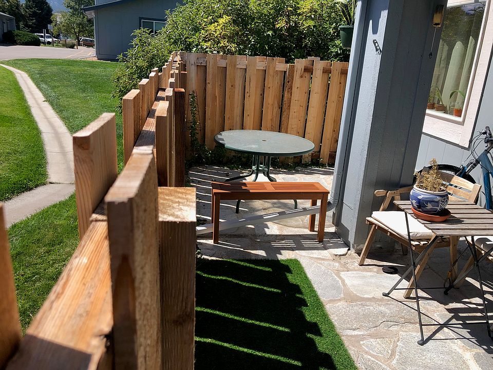 Private Fenced Flagstone Patio