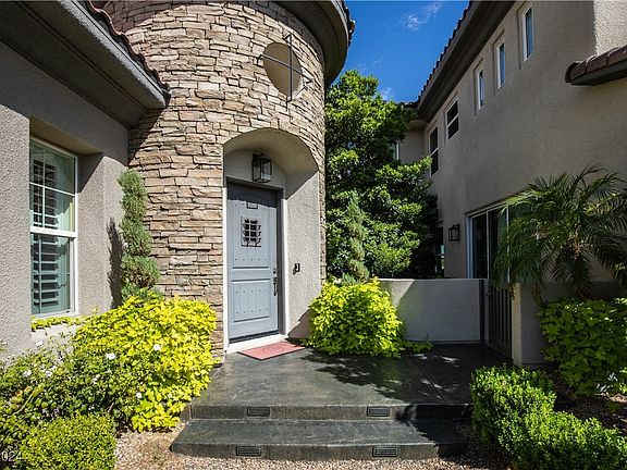 3rd image of 704 Chervil Valley Dr