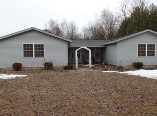 8810 Inverness Trail Rd, Cheboygan, MI 49721