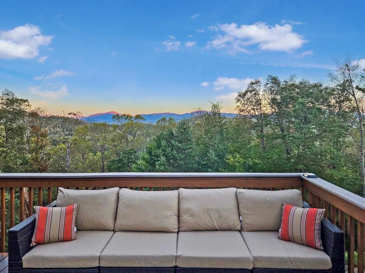 305 Jennifer Ln — Photo 3