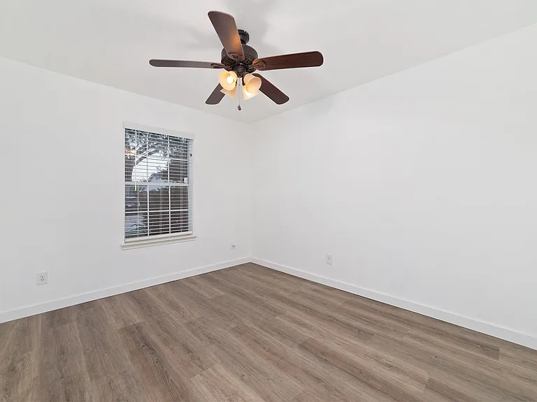 7042 Durango Creek Ln — Photo 22