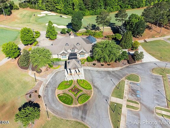 4th image of 106 Forest Pl