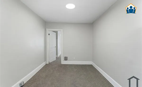 14 N Peach St — Photo 8