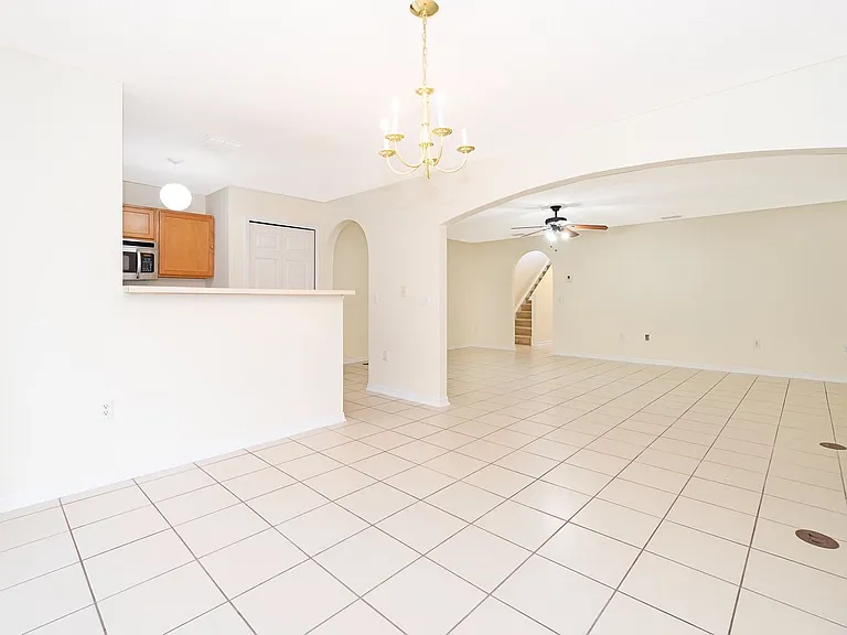 2720 Merrieweather Ln — Photo 4