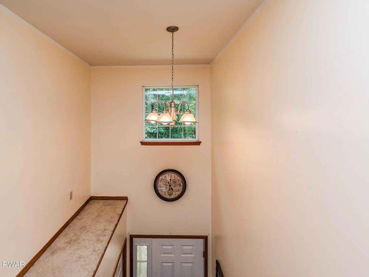 4 bed, 2.5 bath, 1998 sqft, $2,400 — Photo 4