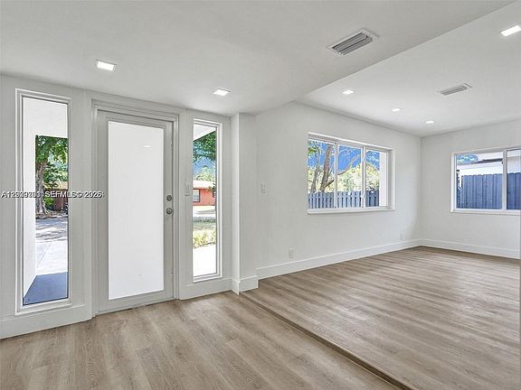 5th image of 1609 NW 7th Ter