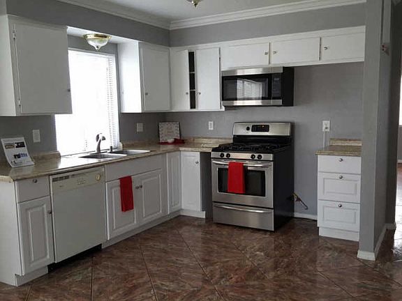 4th image of 3117 E Avenue Q15