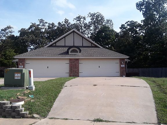 2nd image of 34 S Woodsprings Dr #1