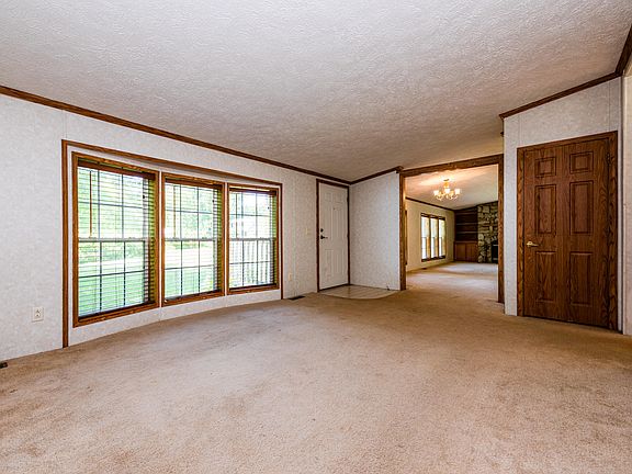 3rd image of 251 Millburg Dr