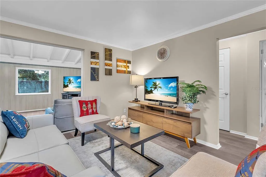 4 bed, 3.0 bath, 2595 sqft, $3,350 — Photo 3