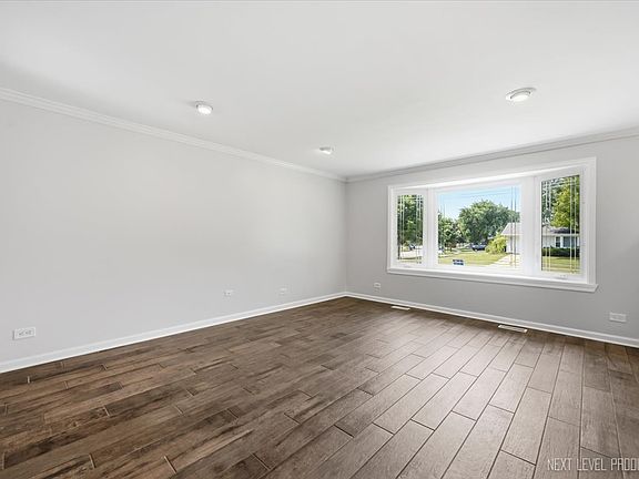5th image of 817 Stamford Ct