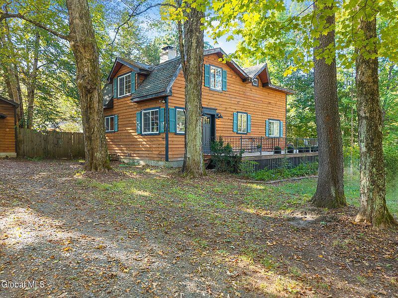 3rd image of 5623 Lake Road