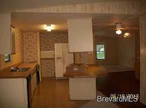 5th image of 5019 Santa Anna Ave