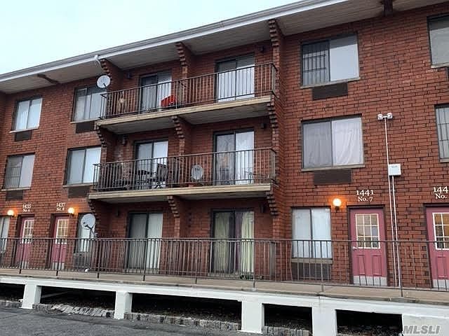 1st image of 1441 E 108th St
