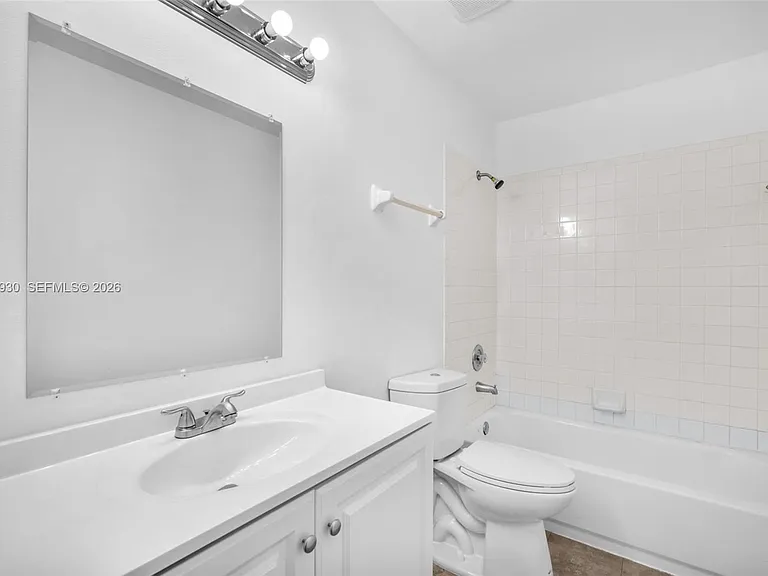 3437 NW 44th St #107 — Photo 22
