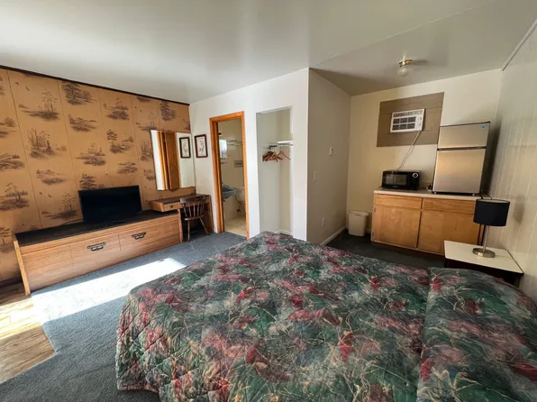 1901 2nd Ave #11, International Falls, MN 56649