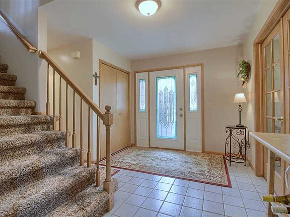 2nd image of 26581 Mapleridge Dr