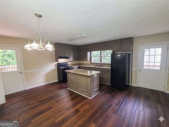 3rd image of 1597 Holly Brook Rd