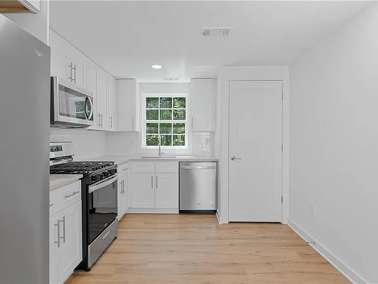 237 N Howard St NE #3 — Photo 7