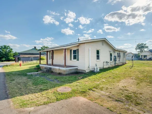282 Tucapau Rd, Wellford, SC 29385