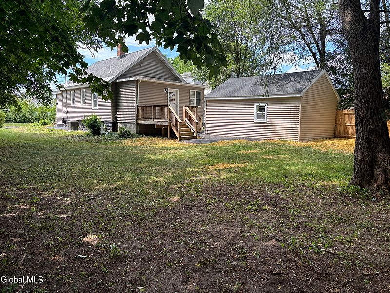 3rd image of 1175 Floral Avenue