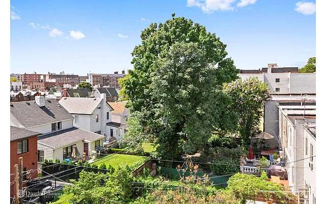 Rented by Douglas Elliman | media 7