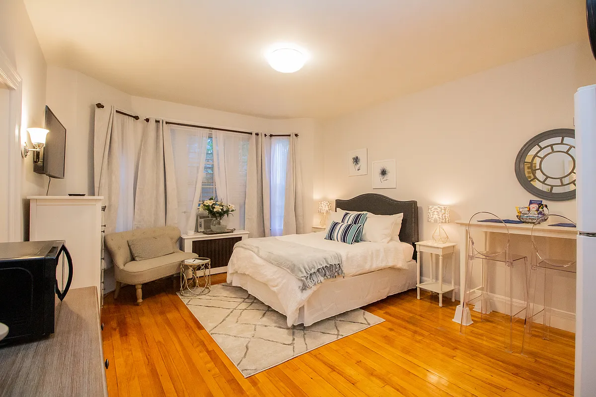 Building Photo - 1253 Beacon St #A3B