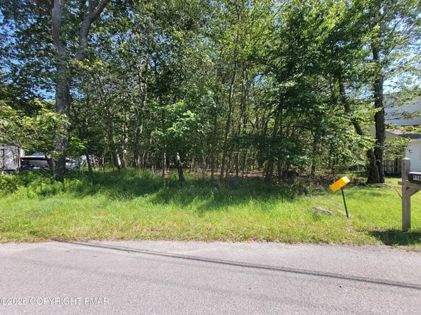 424 Bumble Bee Way, Tobyhanna, PA 18466