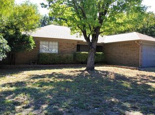 4506 Woodcreek Dr, Arlington, TX 76016