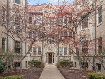 538 W Brompton Ave APT 2E, Chicago, IL, 60657