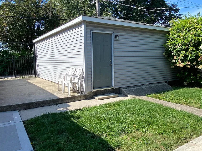 3548 S Western Ave #1R — Photo 10