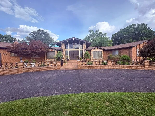 21266 Balfour St, Clinton Township, MI 48036