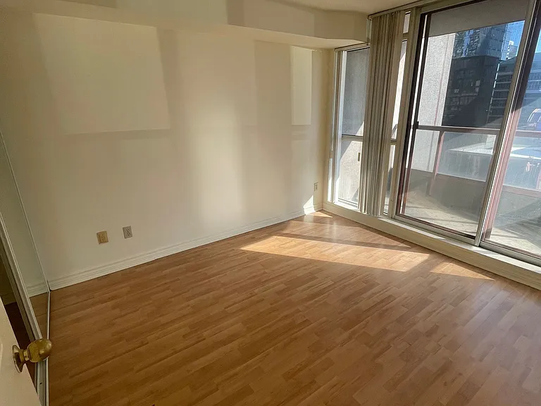 736 Bay St #1809 — Photo 8