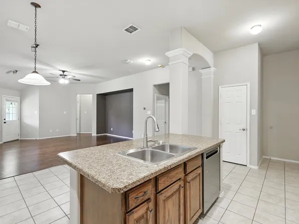1017 Lake Hollow Dr, Little Elm, TX 75068