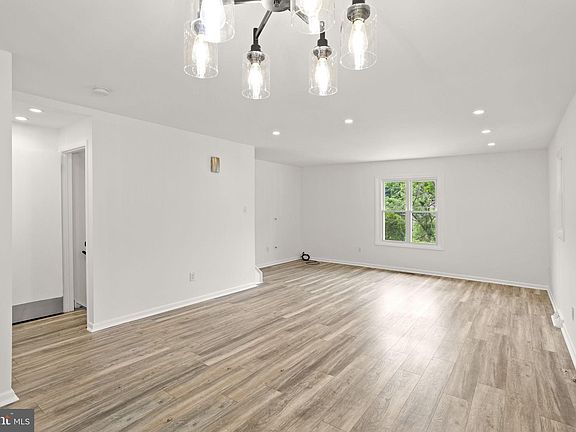 4th image of 511 Bloomfield Ave