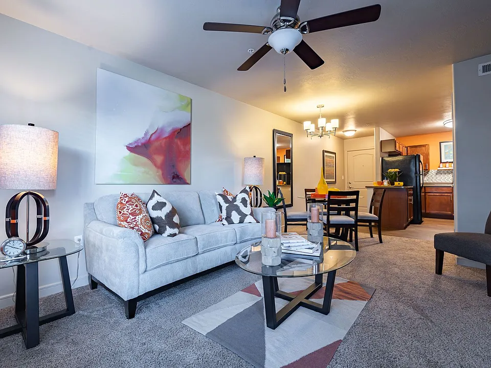 Meadowbrook Station Apartments