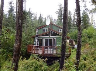 15 Berry Creek Rd, Gustavus, AK 99826