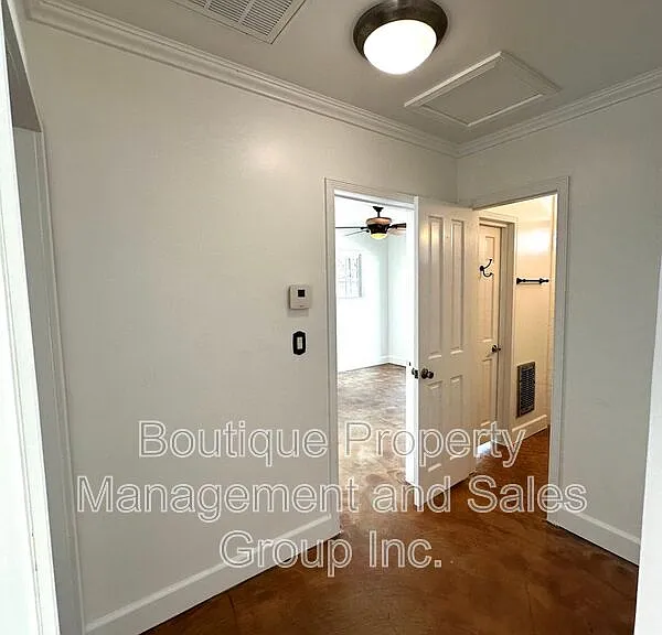 2285 Santa Ana Ave — Photo 6