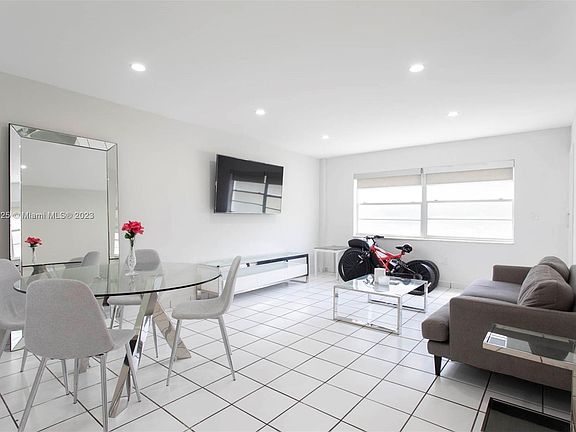 2nd image of 325 Ocean Dr APT 306