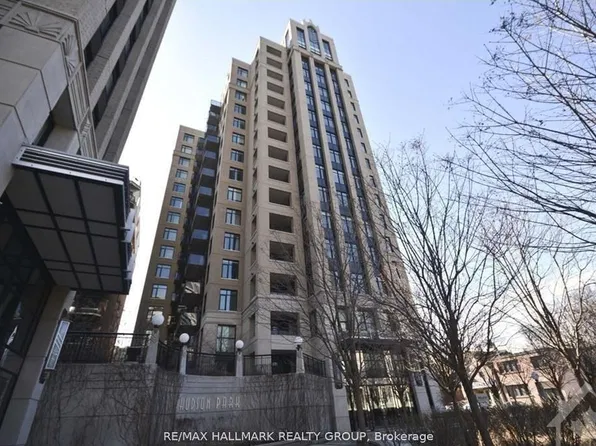 245 Kent St #302, Ottawa, ON K2P 0A5