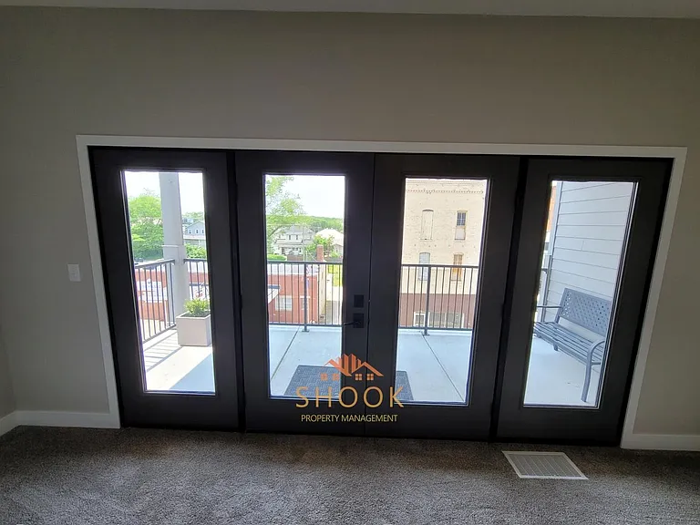 Brownstone Condominiums — Photo 35