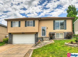 6719 N 111th St, Omaha, NE 68164