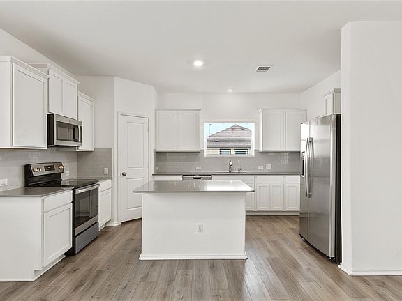3rd image of 101 Rowdy Yates Way