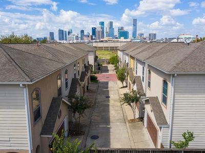 921 McKinney Park Ln, Houston, TX, 77003